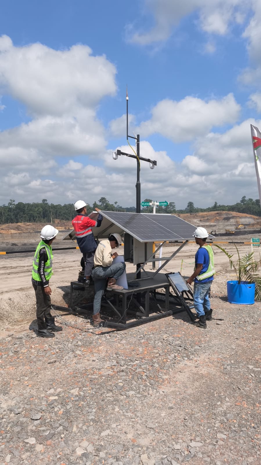 Kamera Pemantauan Mobile Skid Bertenaga Surya untuk Lokasi Eksplorasi Tambang — Foto 2